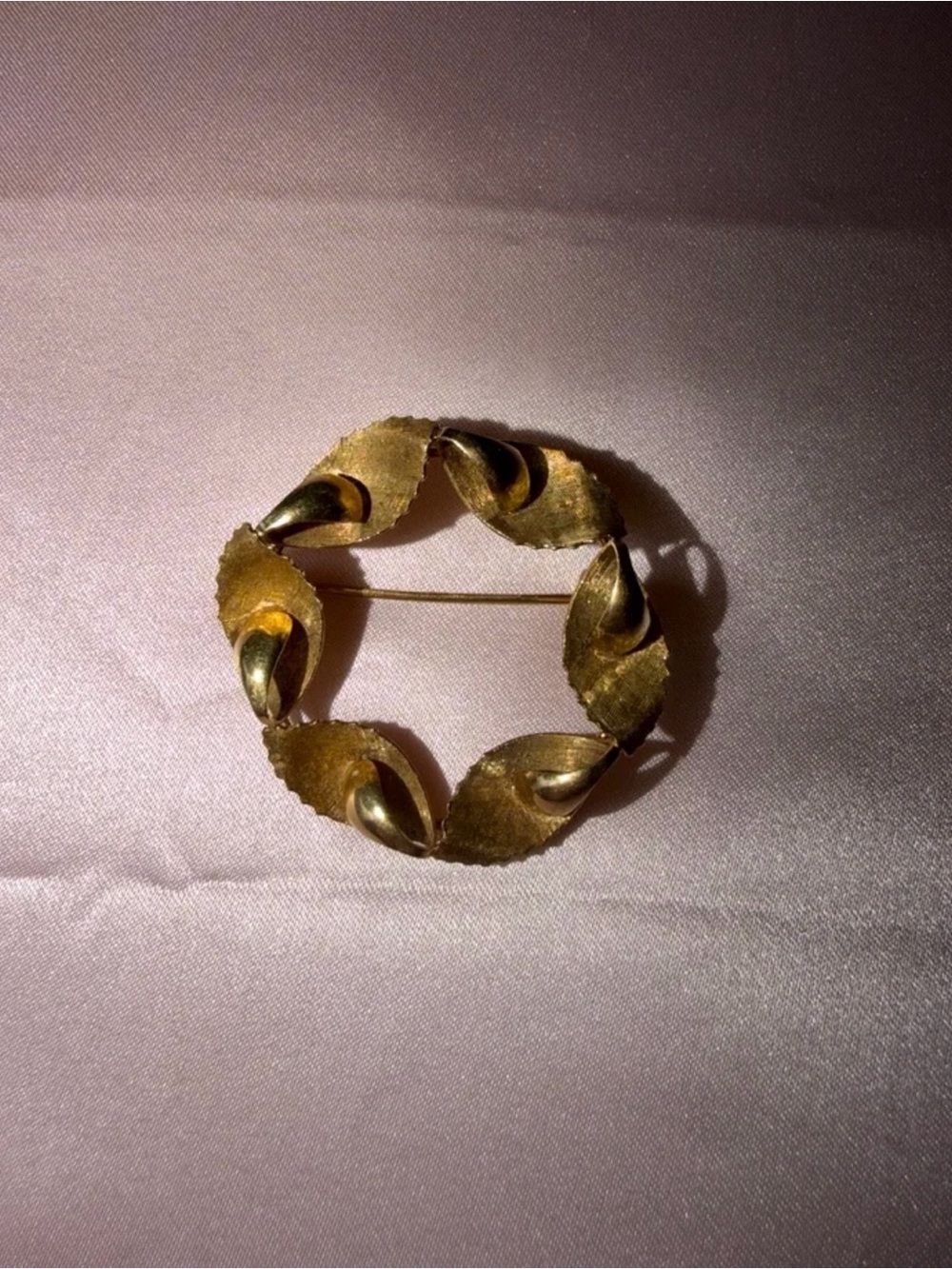 Vintage 14k Gold Wreath Swirl Brooch